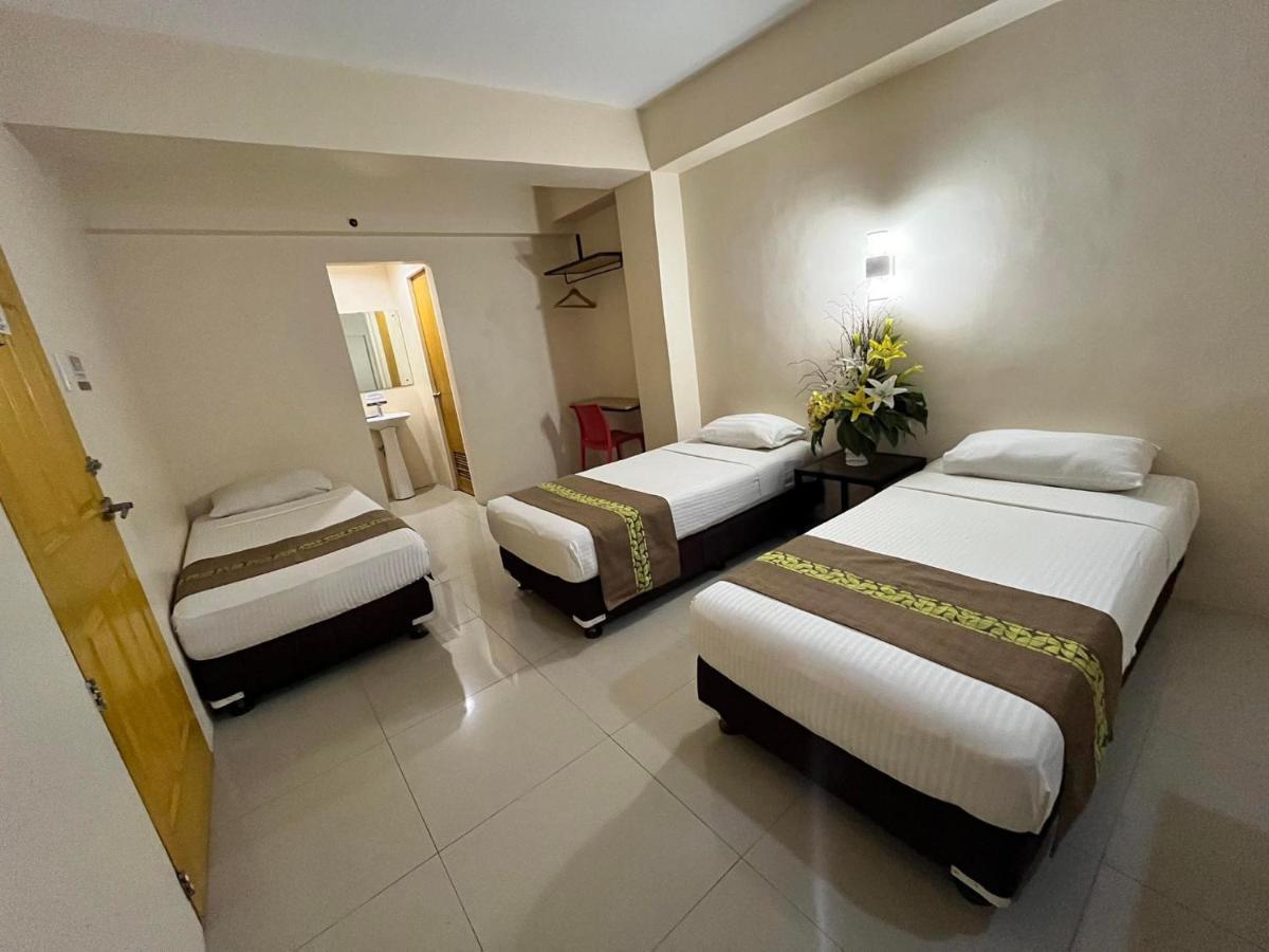 Eon Centennial Express Hotel ايلويلو المظهر الخارجي الصورة