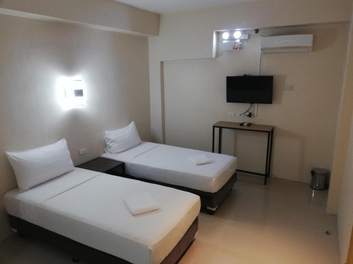 Eon Centennial Express Hotel ايلويلو المظهر الخارجي الصورة