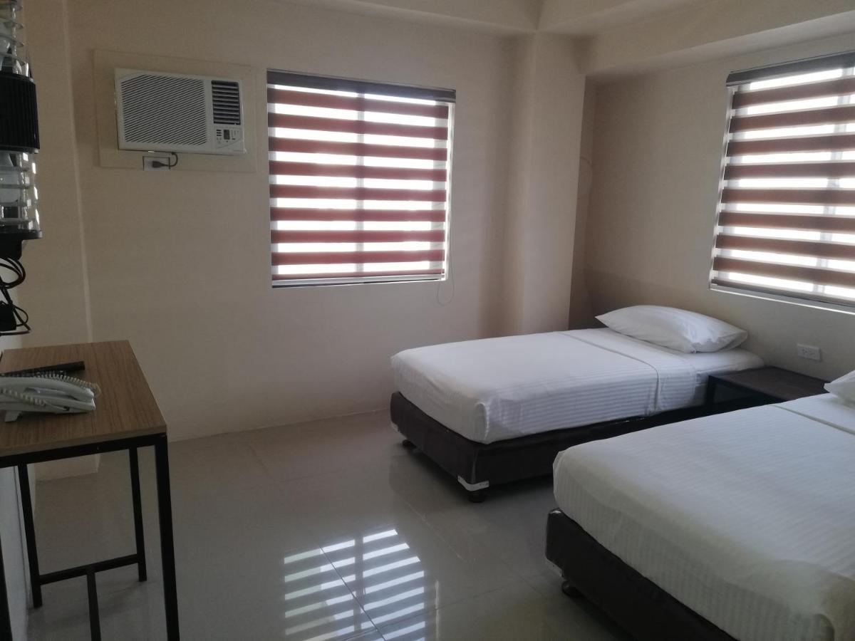 Eon Centennial Express Hotel ايلويلو المظهر الخارجي الصورة